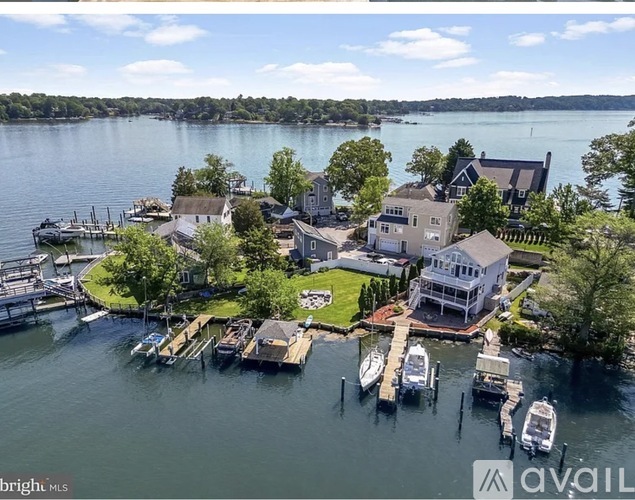 684 North Riverside Drive 2 Beds Single Family Home for Rent - Photo gallery 3