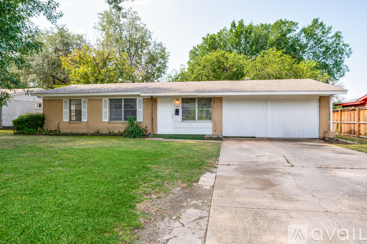 1818 Highland Dr 5 Beds Single Family Home for Rent - Photo gallery 2