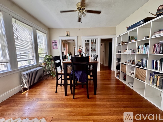 52 Clark St 2 Beds Apartment for Rent - Photo gallery 4