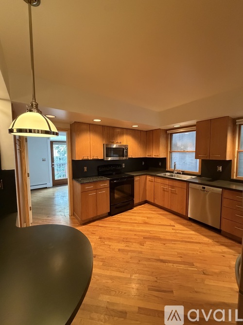 389 Woodlawn Ave 2 Beds Apartment for Rent - Photo gallery 5