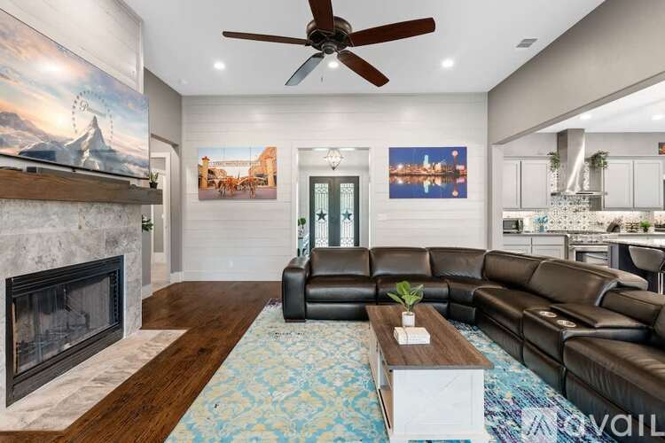 16001 Plum Ln 6 Beds Single Family Home for Rent - Photo gallery 1