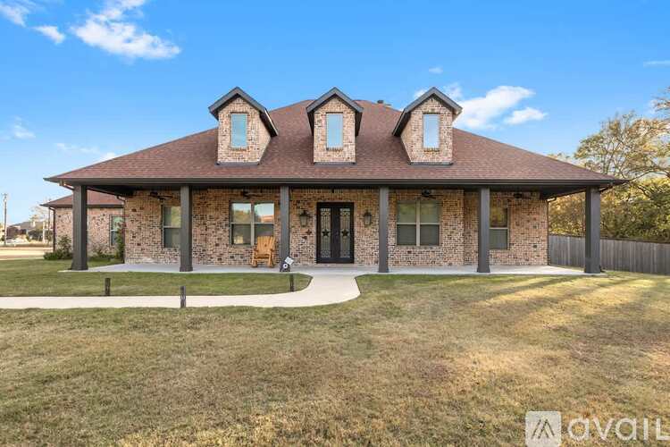 16001 Plum Ln 6 Beds Single Family Home for Rent - Photo gallery 4