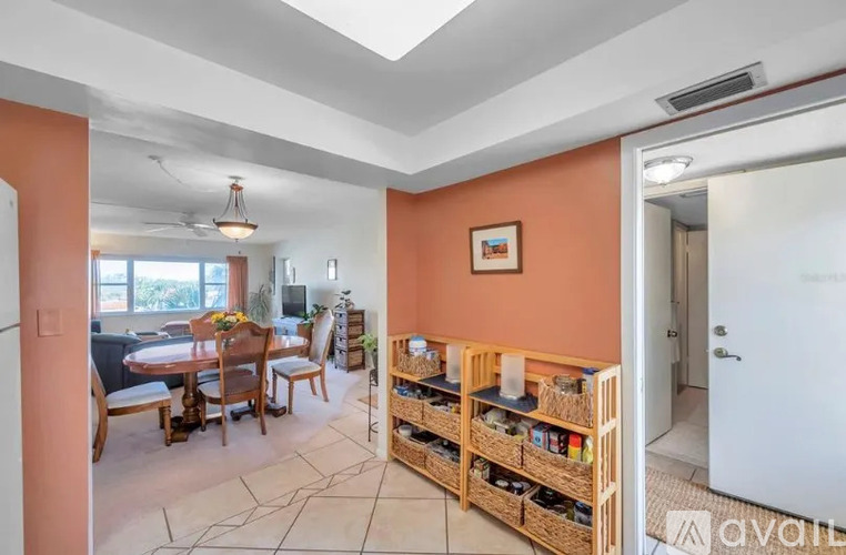 4725 Cove Cir 1 Condo for Rent - Photo gallery 4