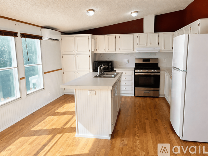 735 Horseshoe Track 4 Beds Single Family Home for Rent - Photo gallery 2