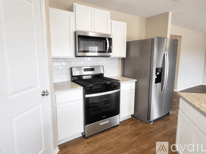 735 Horseshoe Track 4 Beds Single Family Home for Rent - Photo gallery 5