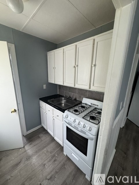 212 Globe Street 2 Beds Apartment for Rent