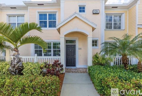 826 Dakota Drive 3 Beds Apartment for Rent