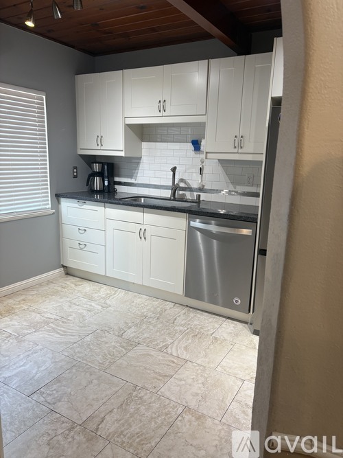 14595 Jerilyn Drive 3 Beds Single Family Home for Rent - Photo gallery 2