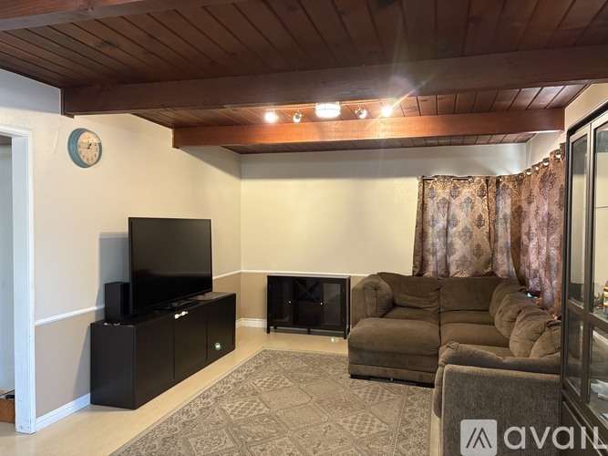14595 Jerilyn Drive 3 Beds Single Family Home for Rent - Photo gallery 5