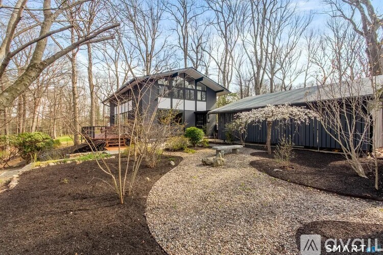 27 Hackberry Hill Road 4 Beds Single Family Home for Rent - Photo gallery 3