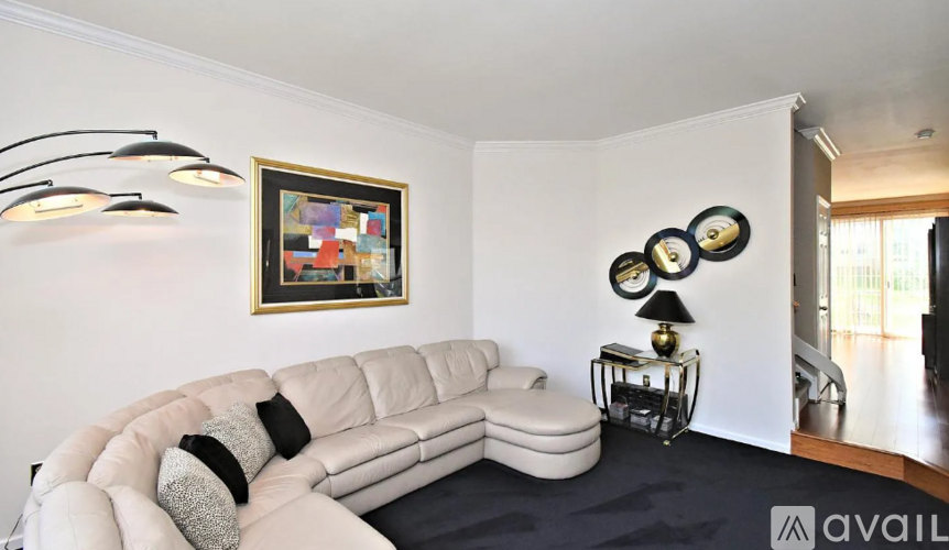 235 Pinecrest Lane 3 Beds Townhouse for Rent - Photo gallery 3