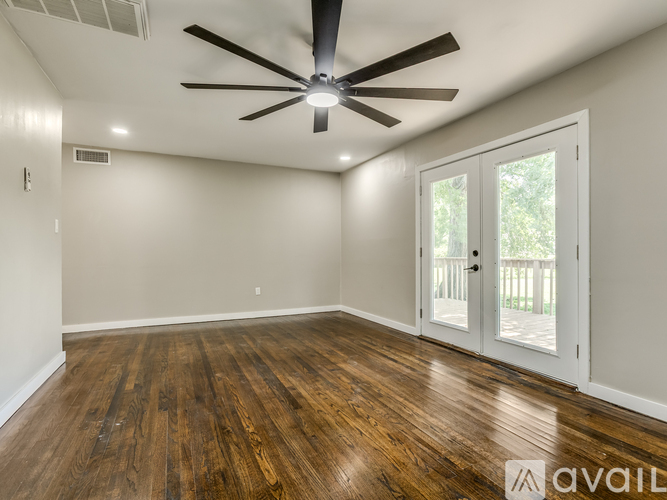 409 NE Myers Ave 3 Beds Single Family Home for Rent - Photo gallery 4