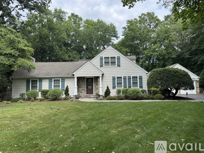 198 Wolfpit Avenue 3 Beds Single Family Home for Rent - Photo gallery 2
