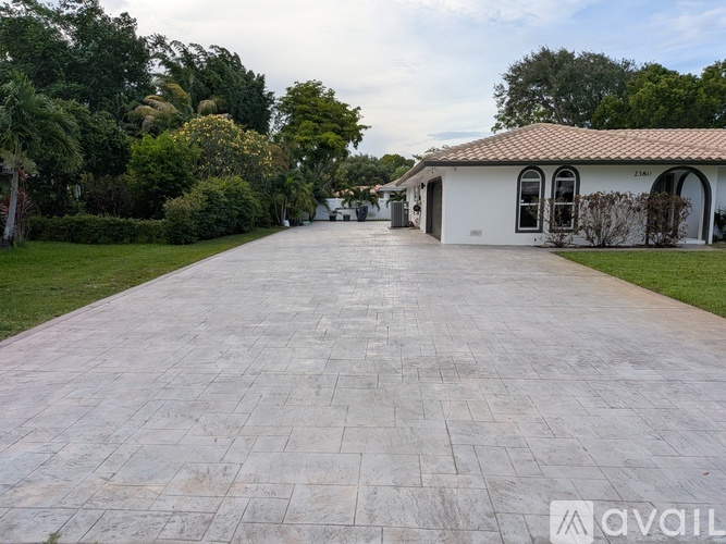 2380 Northwest 107th Avenue 4 Beds Single Family Home for Rent - Photo gallery 2