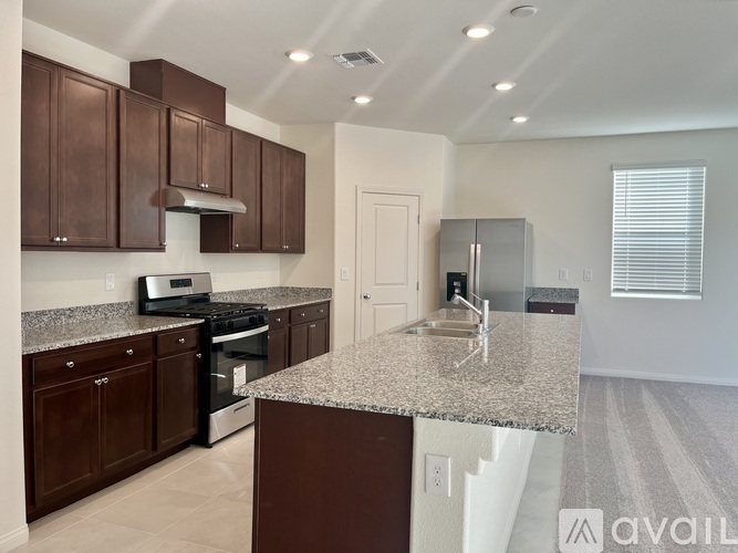 6947 Wildhorse Creek Street 5 Beds Single Family Home for Rent - Photo gallery 2