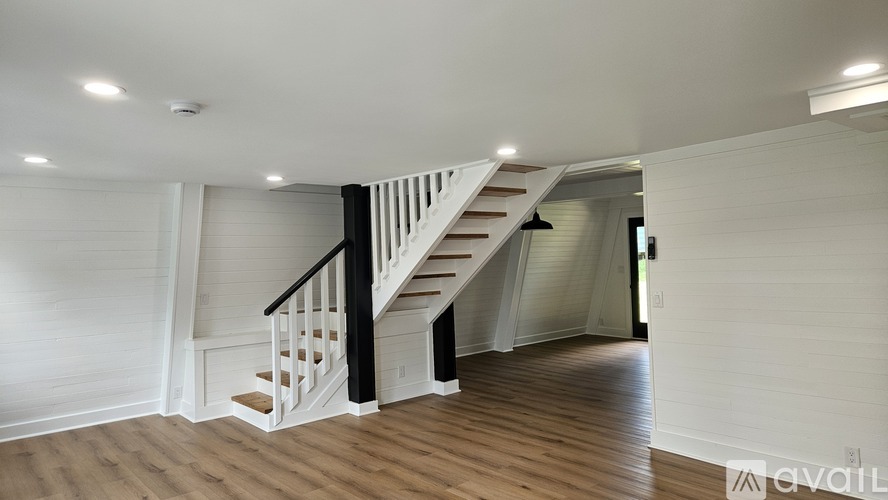 10131 College Hill Road 3 Beds Single Family Home for Rent - Photo gallery 5
