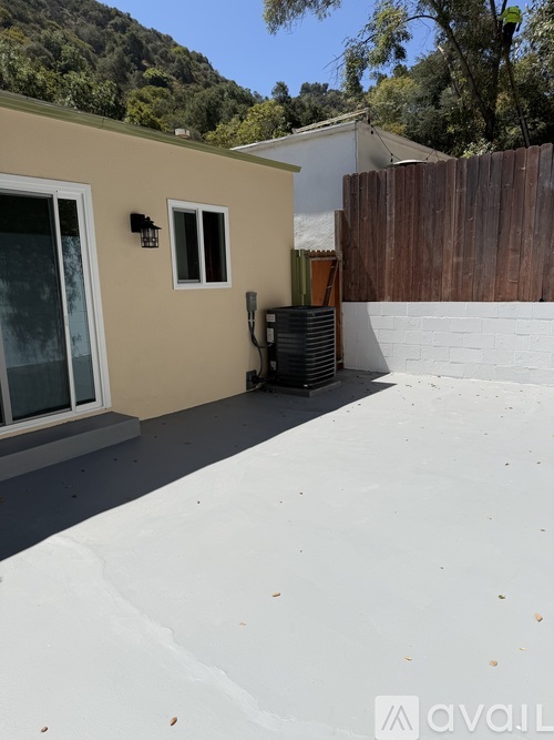 8535 Lookout Mountain Avenue 2 Beds Single Family Home for Rent - Photo gallery 2
