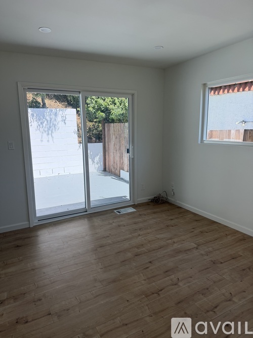 8535 Lookout Mountain Avenue 2 Beds Single Family Home for Rent - Photo gallery 3