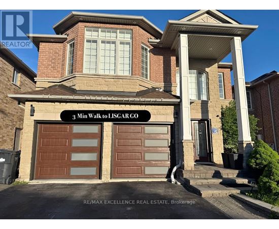 A house with a sign that says "3 Min Walk to LISCARGO" in front of it.