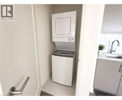 509 DUNDAS Street W Unit# 616 3 Beds Apartment, Condo, Home for Rent - Photo gallery 4