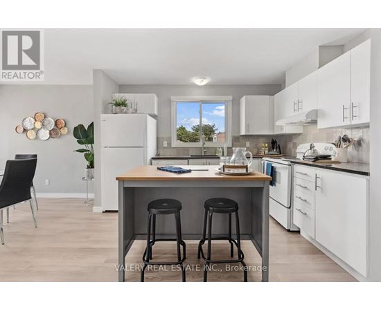 17 - 9 MAJESTIC DRIVE 5 Beds Apartment, Condo, Home for Rent - Photo gallery 1
