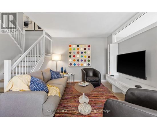 17 - 9 MAJESTIC DRIVE 5 Beds Apartment, Condo, Home for Rent - Photo gallery 5