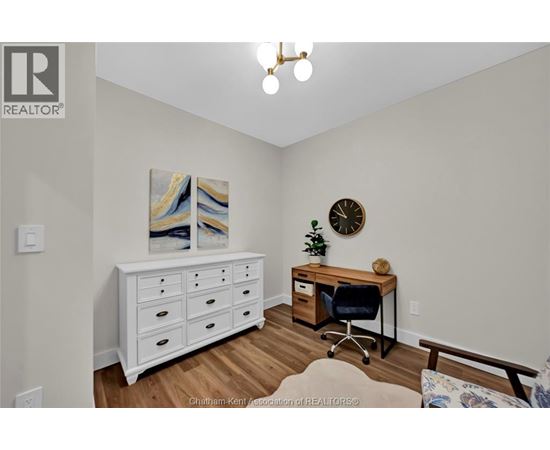 12 Mill STREET West Unit# 407 1 Apartment, Home for Rent - Photo gallery 4