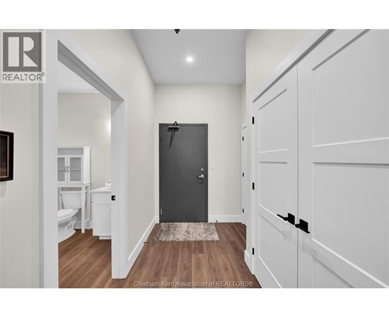 12 Mill STREET West Unit# 412 Studio Apartment, Home for Rent - Photo gallery 3