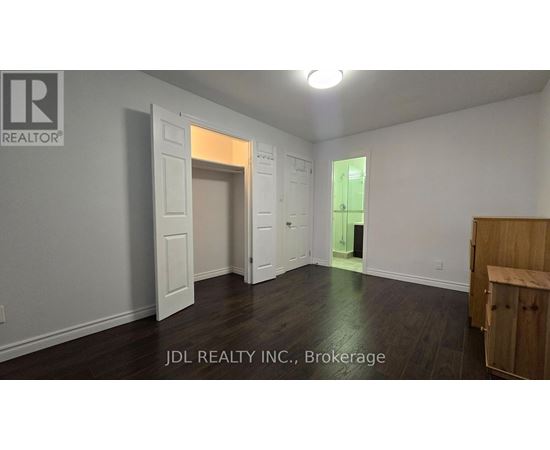 ROOM MC - 68 MEADOWVIEW AVENUE 1 House for Rent - Photo gallery 1