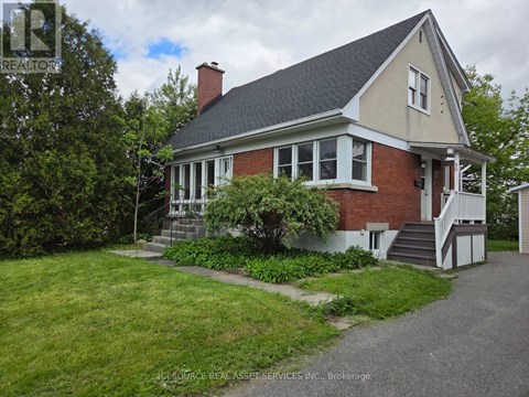 30 SUNNYCREST DRIVE 5 Beds Apartment for Rent
