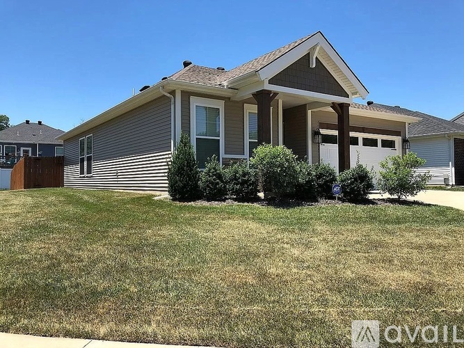 7150 Oakpark Drive 3 Beds Single Family Home for Rent - Photo gallery 1