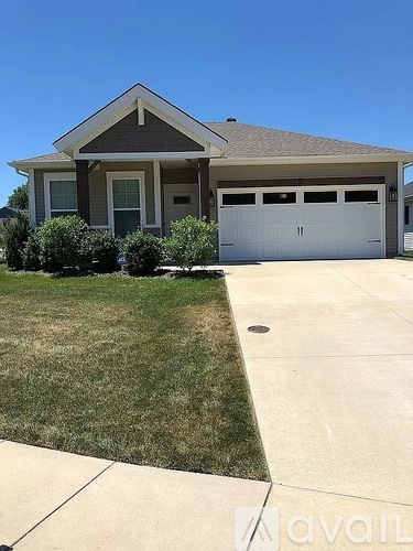 7150 Oakpark Drive 3 Beds Single Family Home for Rent - Photo gallery 2