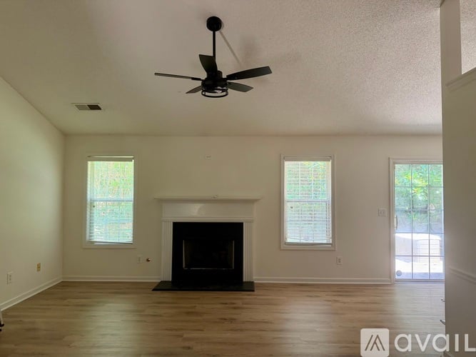 5652 River Side Walk 3 Beds Single Family Home for Rent - Photo gallery 2