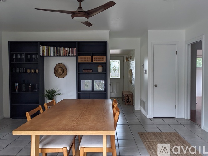 1104 Sycamore Drive 3 Beds Single Family Home for Rent - Photo gallery 5