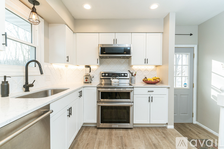 1649 Hanchett Ave NW 3 Beds Single Family Home for Rent - Photo gallery 4
