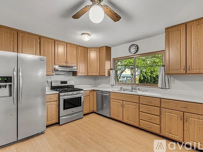 1425 West 54th Street 3 Beds Single Family Home for Rent - Photo gallery 2