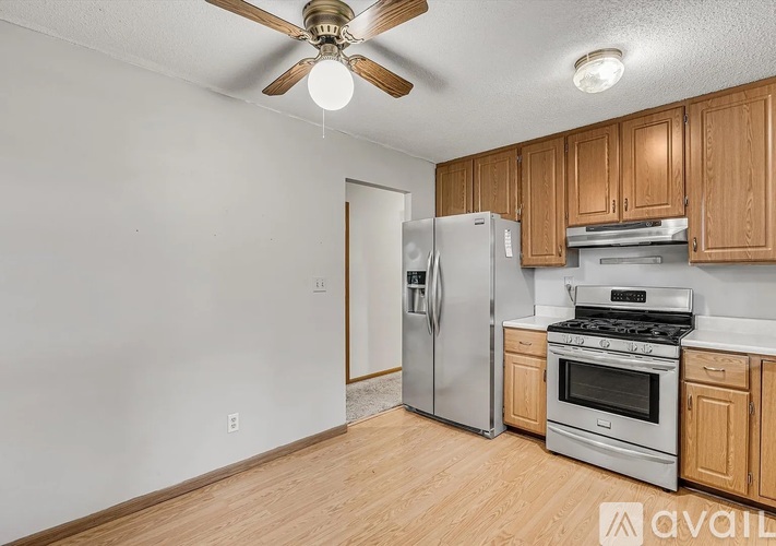1425 West 54th Street 3 Beds Single Family Home for Rent - Photo gallery 3