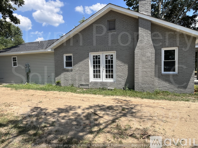 2461 Charleston Hwy 3 Beds Single Family Home for Rent - Photo gallery 2