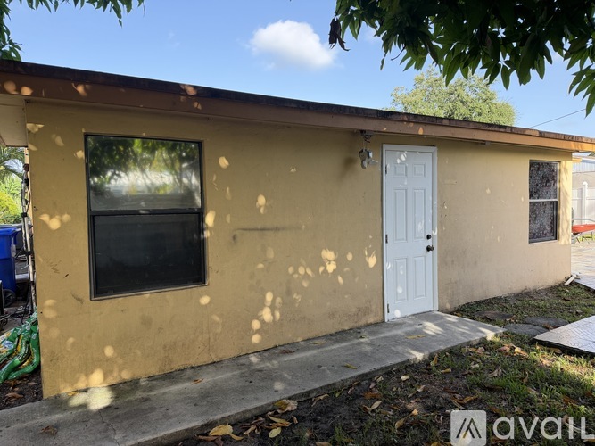 1601 Southwest 63rd Terrace Studio Single Family Home for Rent - Photo gallery 1