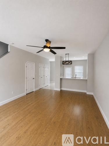703 Charles Court South 2 Beds Single Family Home for Rent - Photo gallery 3