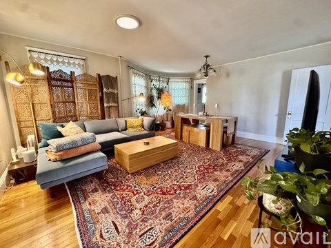 89 Burget Ave 5 Beds Apartment for Rent