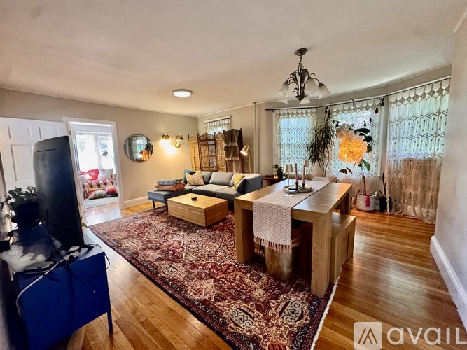 89 Burget Ave 5 Beds Apartment for Rent - Photo gallery 2