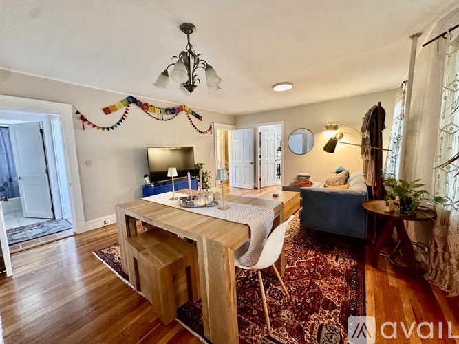 89 Burget Ave 5 Beds Apartment for Rent - Photo gallery 3