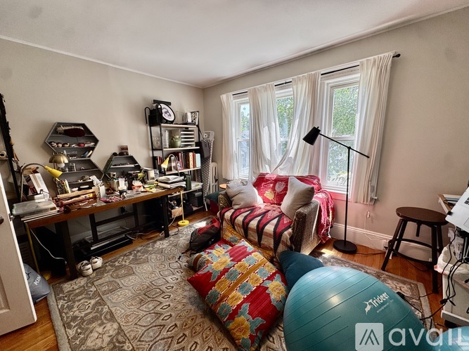 89 Burget Ave 5 Beds Apartment for Rent - Photo gallery 5