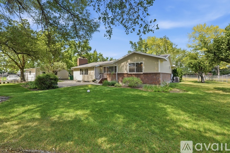 10460 N 6000 W 5 Beds Apartment for Rent - Photo gallery 4