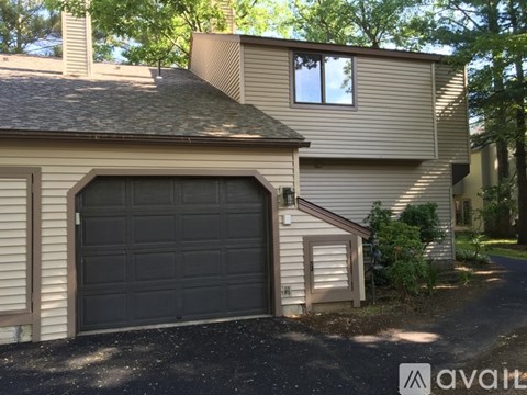 13 Walnut Lane 3 Beds Apartment for Rent