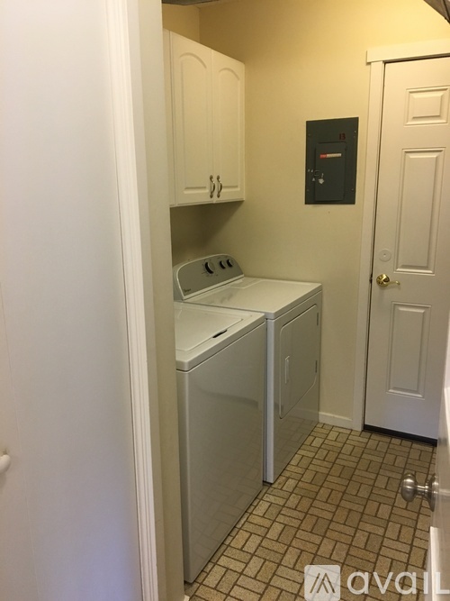 13 Walnut Lane 3 Beds Condo for Rent - Photo gallery 5