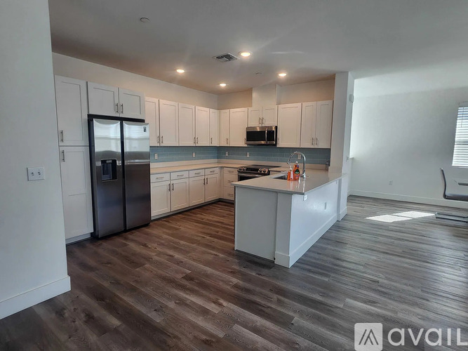 5301 East Commerce Way 2 Beds Condo for Rent - Photo gallery 3