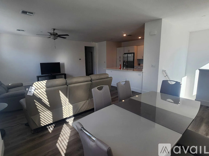 5301 East Commerce Way 2 Beds Condo for Rent - Photo gallery 5