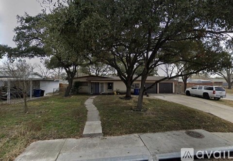 302 Nash Boulevard 4 Beds Apartment for Rent